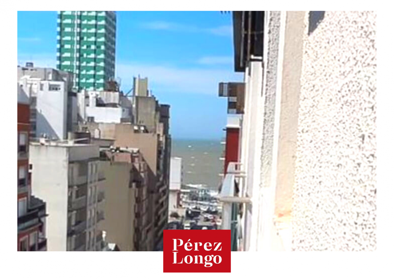 DEPARTAMENTO 2 AMBIENTES AL FRENTE CON VISTA LATERAL AL MAR