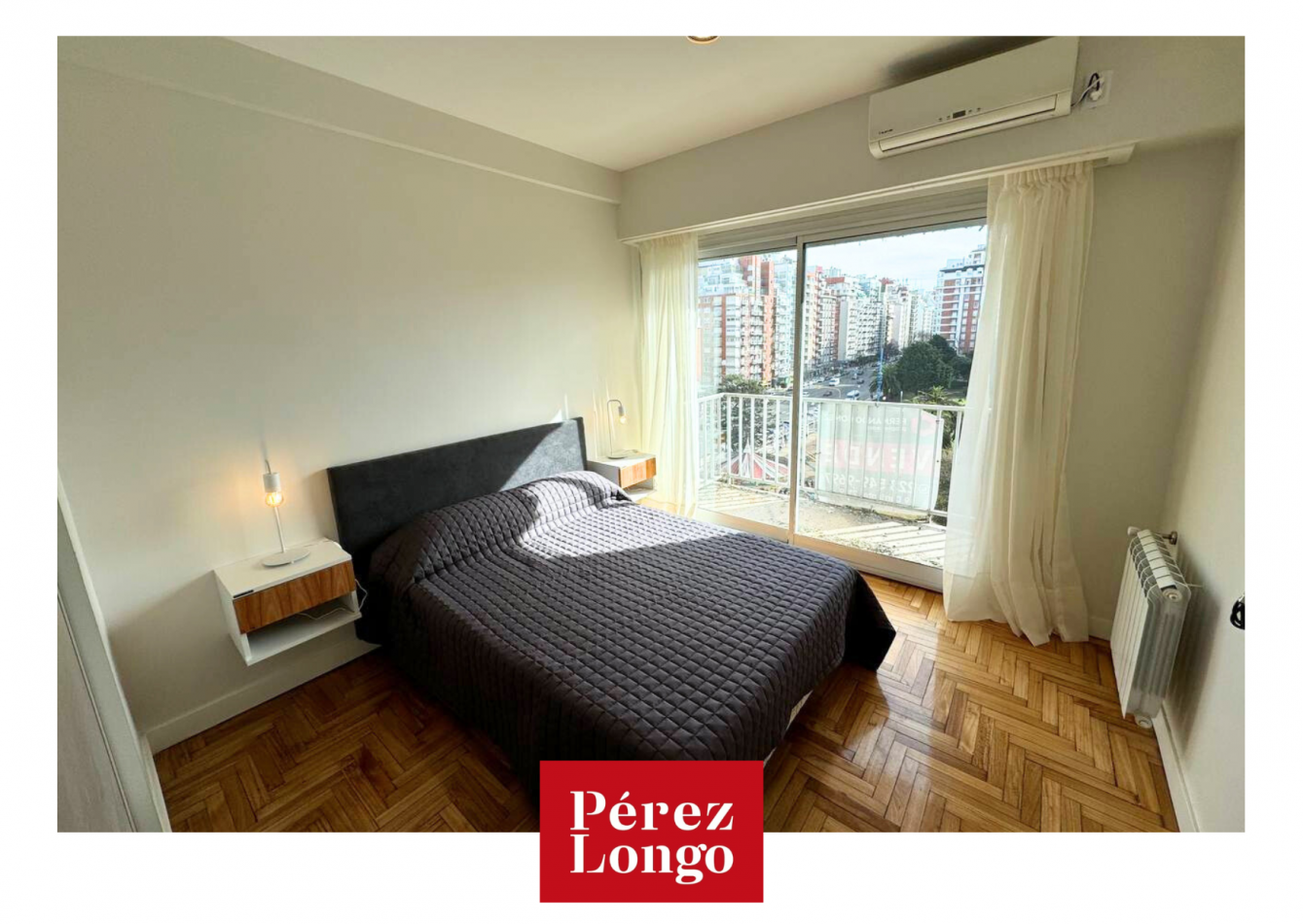Departamento 3 ambientes con balcon y vista a la Plaza Colon