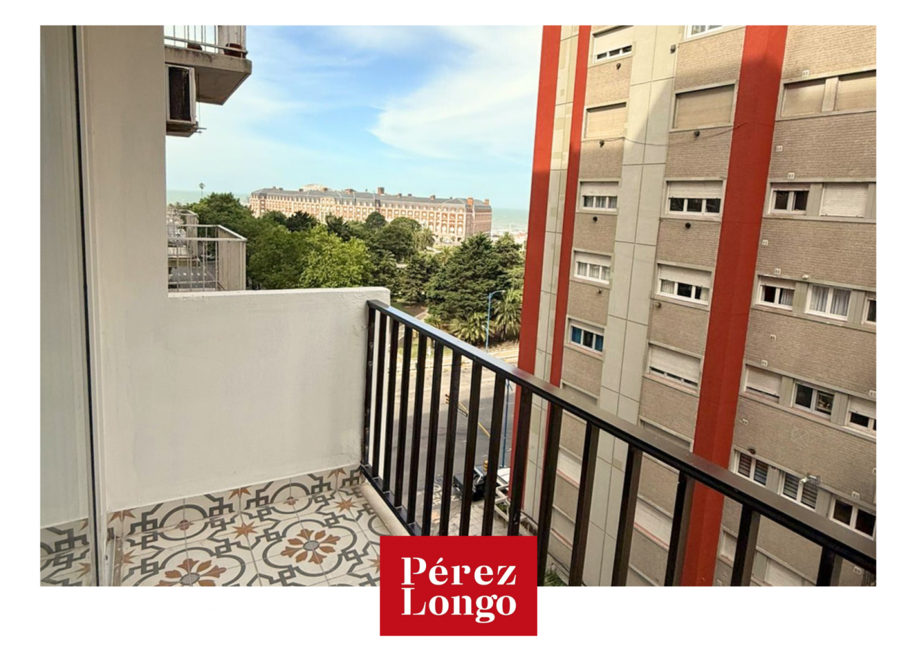 DEPARTAMENTO 3 AMBIEN CON BALCON Y VISTA A LA PLAZA COLON