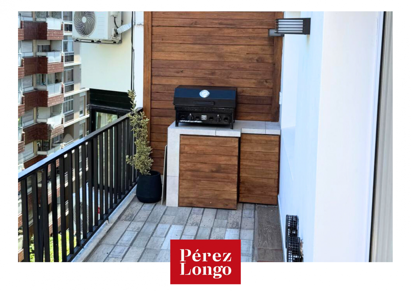 Departamento 2 ambientes con dependencia y balcon terraza con parrilla
