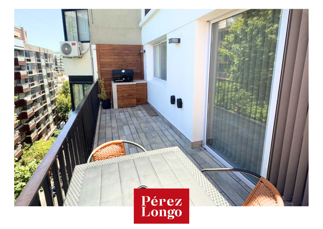 Departamento 2 ambientes con dependencia y balcon terraza con parrilla