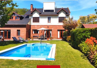CHALET 5 AMB CON GARAJE, QUINCHO, PARQUE Y PISCINA